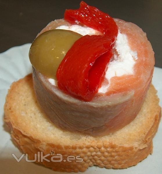 PINTXO ROLLITO DE SALMON