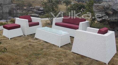 Set de jardn Cabo-Bl, ratn blanco, cojin rojo vino