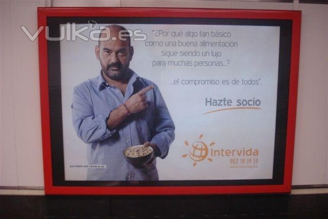 Valla en el metro