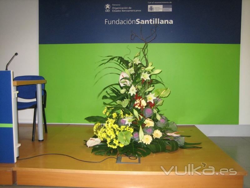 Decoracion Centro de Mesa con Flores, Decoracion Floral de Allium Floristas