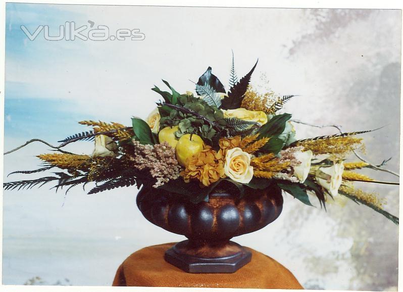 Decoracion Floral en boda civil por Allium Floristerias