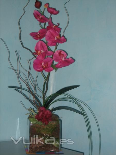 Decoracion Floral con Orquideas en Jarron por Allium Floristas