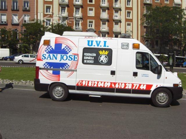 Servicio de ambulancias, traslado de residencia de tercera edad, enfermo, persona mayor