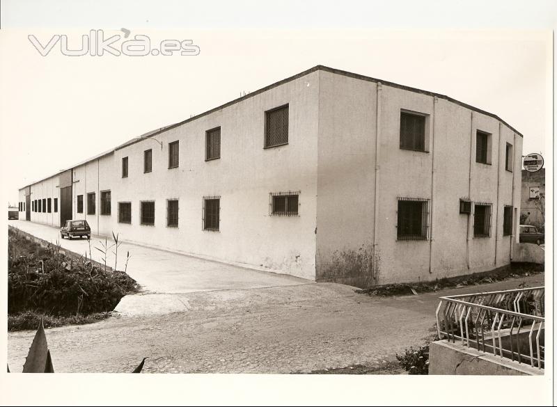 NUEVA NAVE ADOSADA AL TALLER VIEJO AÑO 1976.