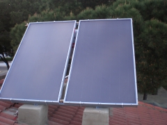 Instalacion de equipo solar compacto en vivienda unifamiliar