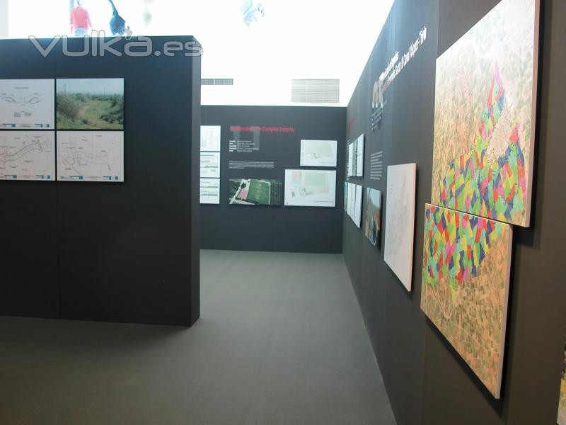 Graficas y rotulación exposición en centro exposiciones de la población de Benimodo.  Rótulos Cebra.
