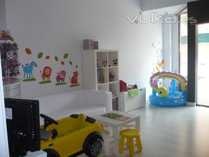 Zona de juegos  Pelupeques peluquera infantil  Torrejn (junto a Parque Europa)