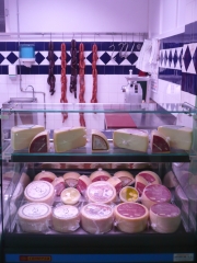 Carniceria ramon, venta de queso manchego puro de oveja y productos carnicos caseros