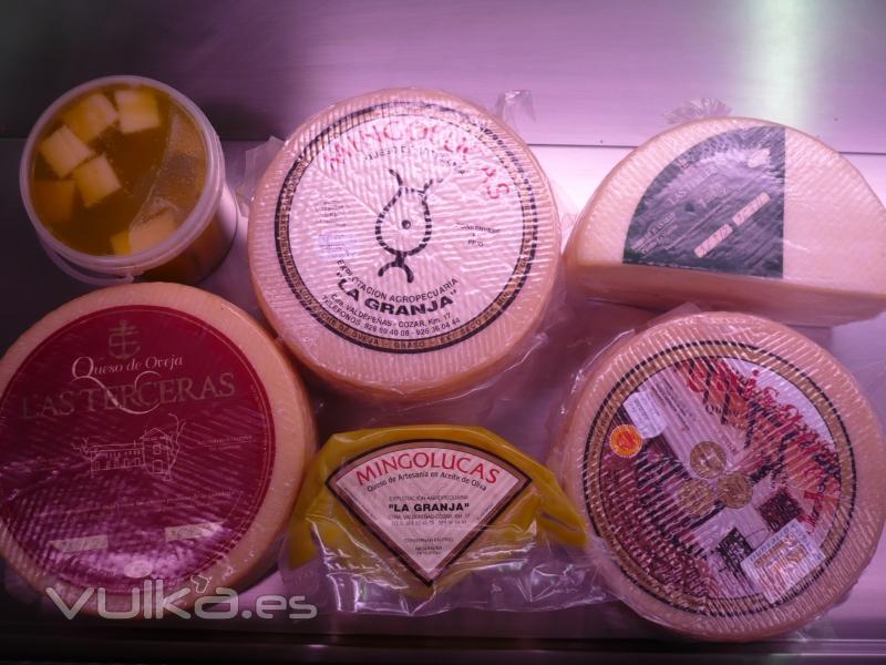 Carniceria Ramn, venta de queso manchego puro de oveja y productos crnicos caseros.
