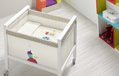 Minicuna casitas crudo, de petit praia