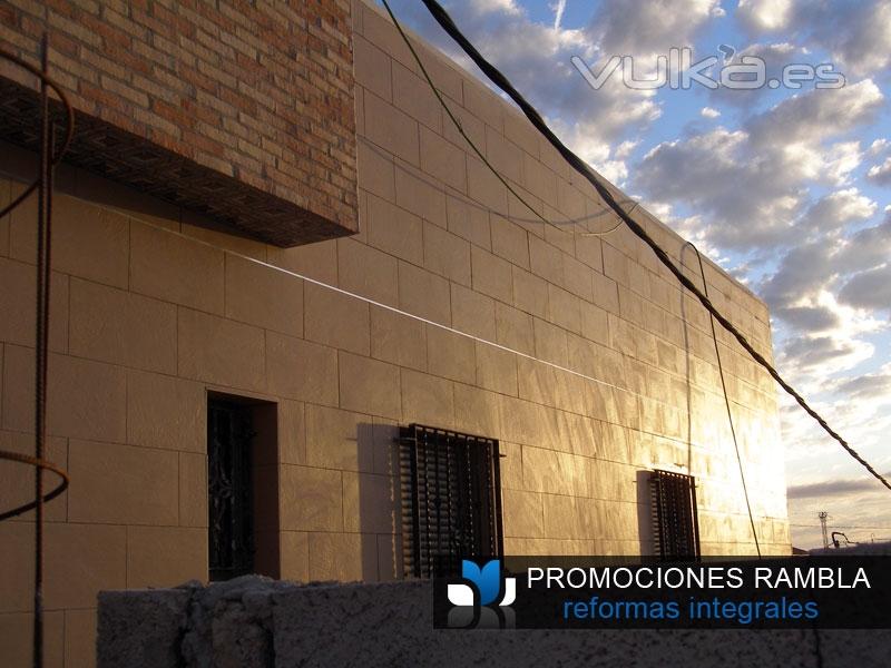 Revestimiento fachada vivienda unifamiliar