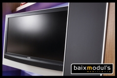 Comedor moderno con trasera tv giratoria