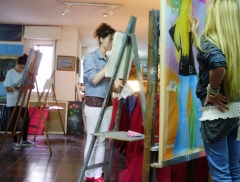 Clara y noelia, con andrea de espaldas