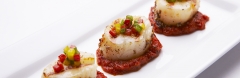 Grilled scallops flavoured with mixed peppercorns, fennel and star anise;