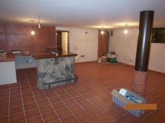 Vista de el garaje y la bodega