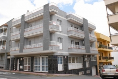Edificio Niebla con 6 Viviendas y Local Comercial, para D. Padilla Padilla, en Cabo Blanco, Aro