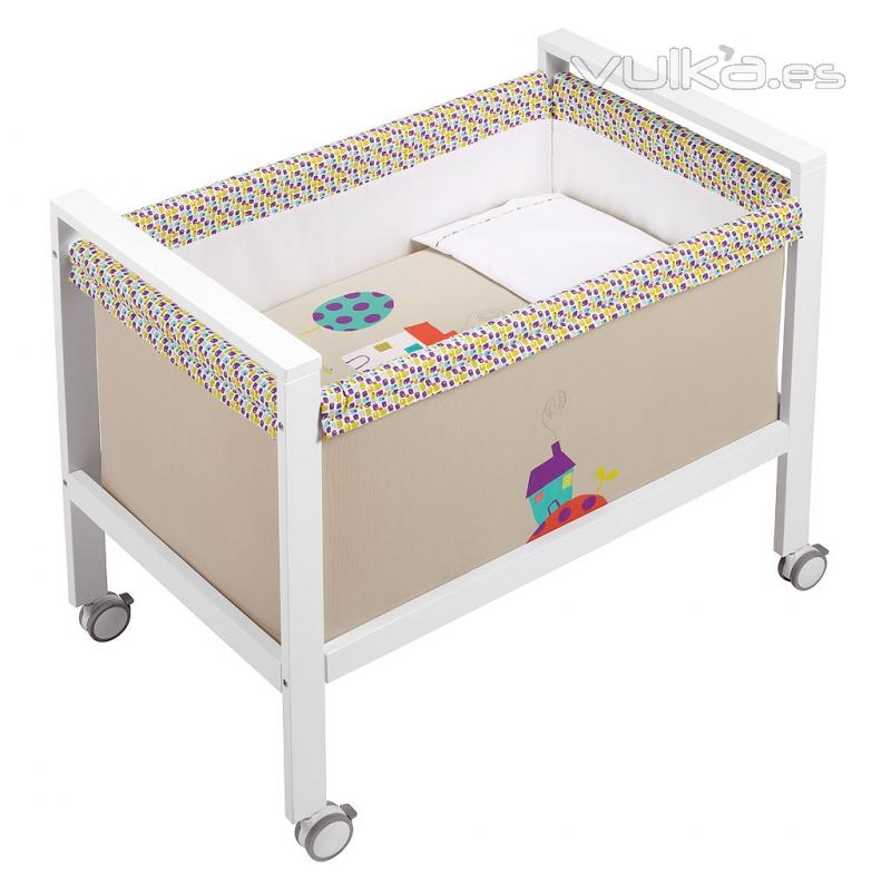 Mini cuna Moon Casitas Beige, de Petit Praia