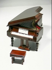 Miniatura piano 13x18x8 incluye melodia y estuche