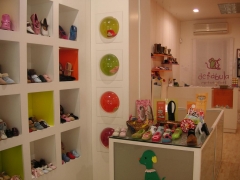 Zapateria de fabula por dentro