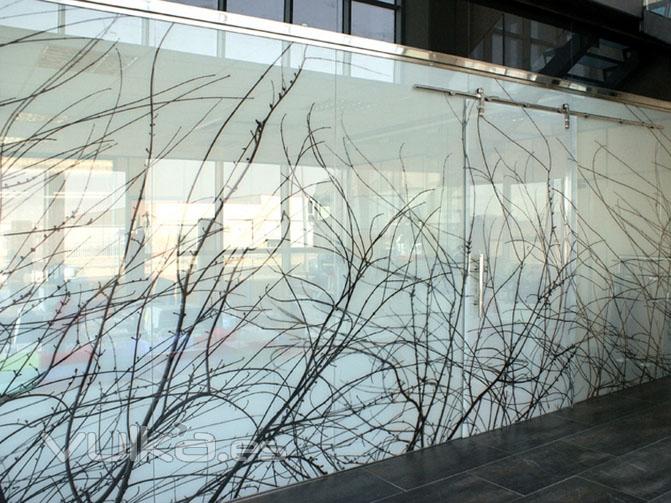 Separador mural de vidrio laminado con insercin de impresin digital
