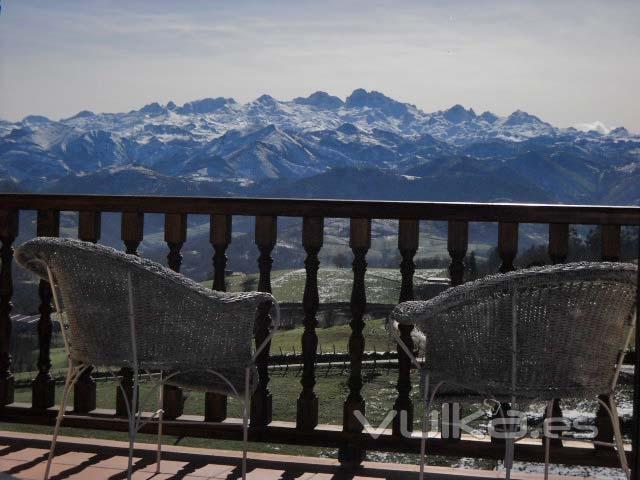 Panormica de los Picos de Europa desde Balcn del Marqus