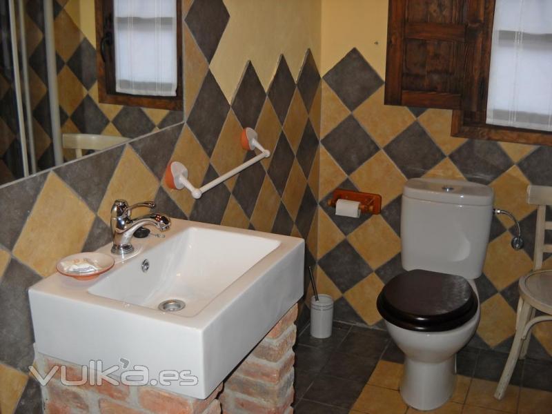 Baño en planta baja casa Torrecerredo