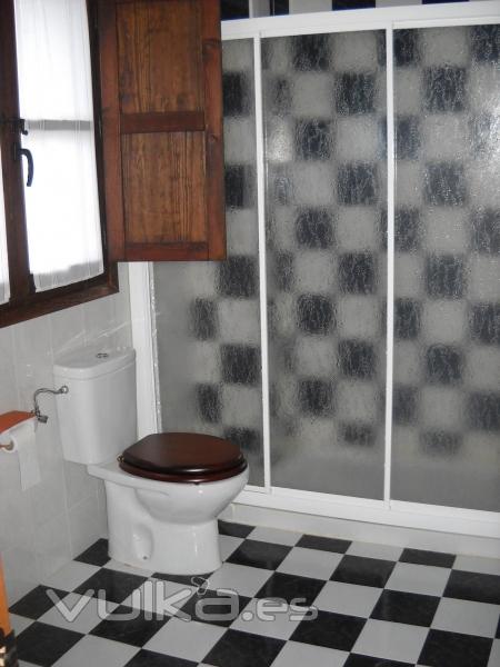 Baño casa Peña Santa