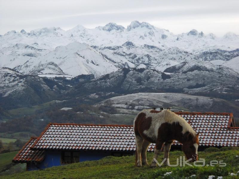 Balcón del Marqués y los Picos de Europa