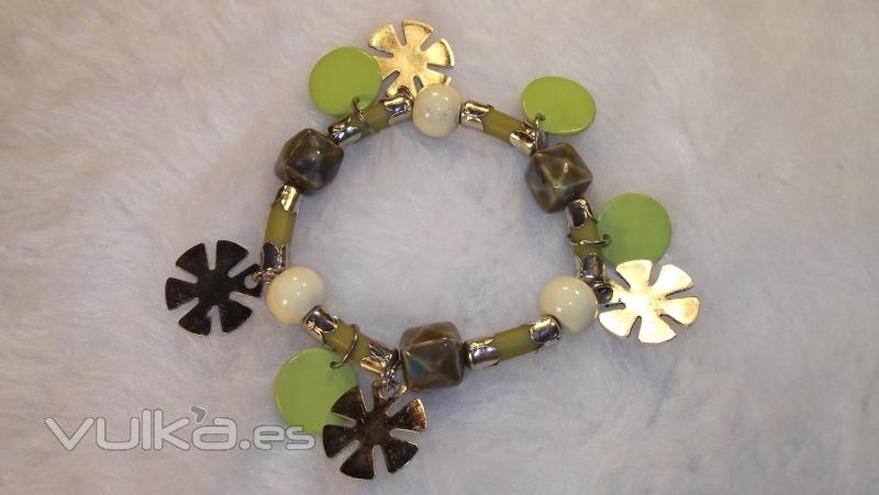 Gran variedad en pulseras  www.elangelus.com