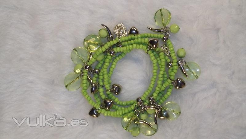 Gran variedad en pulseras  www.elangelus.com