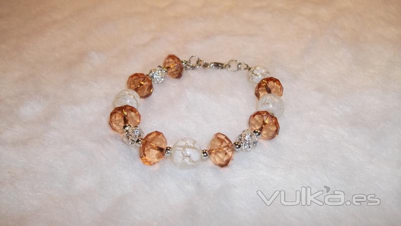 Gran variedad en pulseras  www.elangelus.com