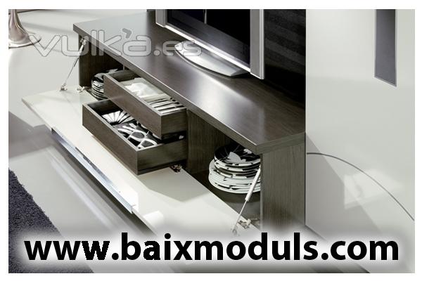 Comedor moderno con bajo TV de frontal abatible y cajones interiores