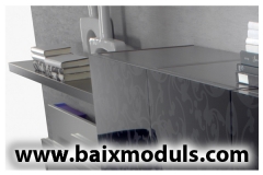 Comedor moderno con modulo alto y estanteria sobre panel