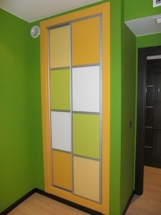 Frente de armario muestra color a la pared  lacado en 4 colores