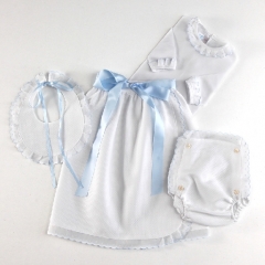 Conjunto de faldon, babero, culotte y camisa juego para bebe recien nacido primera puesta