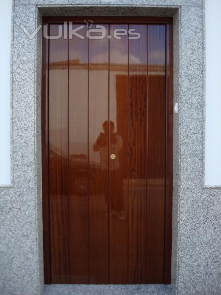 Puerta exterior modelo 6 tablas