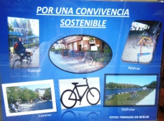 Es nuestro poster dentro de la campana una ciudad en bicicleta
