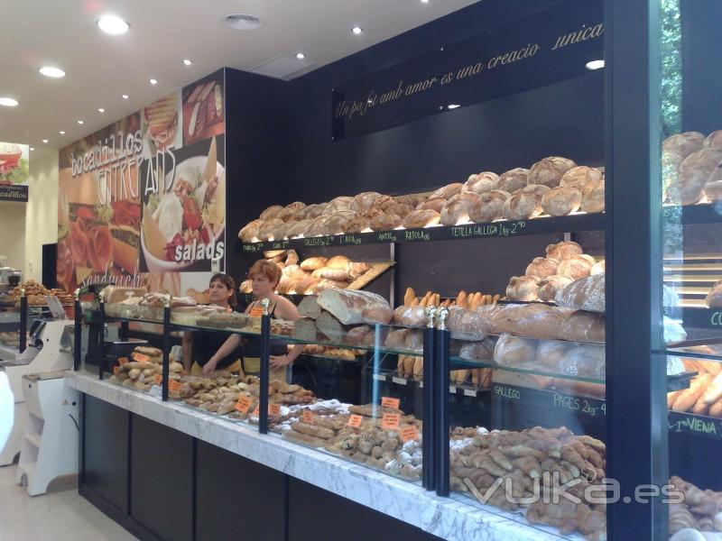 Reforma integral local comercial destinado a panaderia degustacion