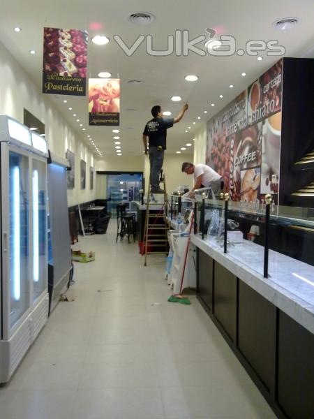 Reforma integral local comercial destinado a panaderia degustacion