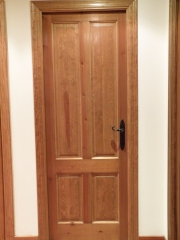 Puerta de 4 tableros pino