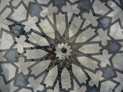 Tablero de mesa realizado en taracea de pietra dura en marmoles