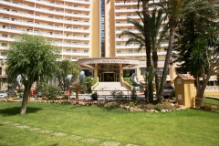 Fachada del hotel palm beach