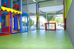 Juegos infantiles ludoteca parque infantil mallorca la fabrica de chocolate pista de futbol.