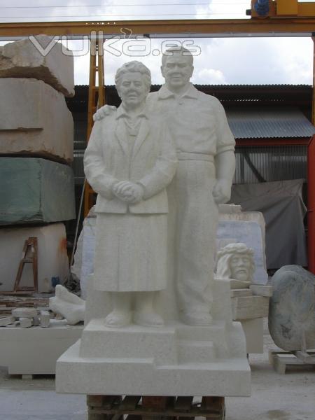 Jess Hernndez y Hortensia Prez. Talla en piedra. Icod de los Vinos (Tenerife)