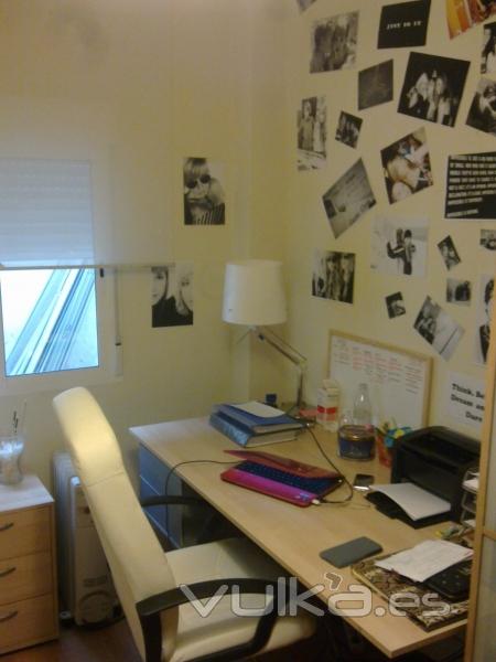 zona de estudio en cuarto de chica