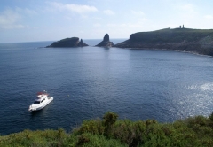 Barco en las islas columbretes de castellon