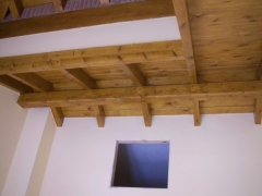 acabado de techo con viguetas y tillo(acabado precioso para una habitacion)