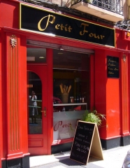 Vista exterior Le Petit Four Calle Dato 24, Zaragoza