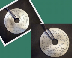 Colgante de plata de 6cm de diametro , ideal para regalo conjunto de fin de curso para la profesora