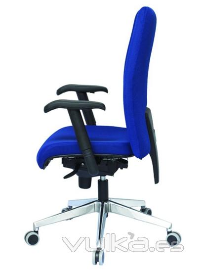 Sillón de Dirección con respaldo alto y mecanismo Synchro con asiento deslizante Trasla. Como opcion